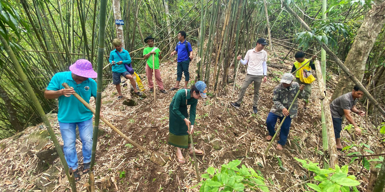 Communities in Lao PDR